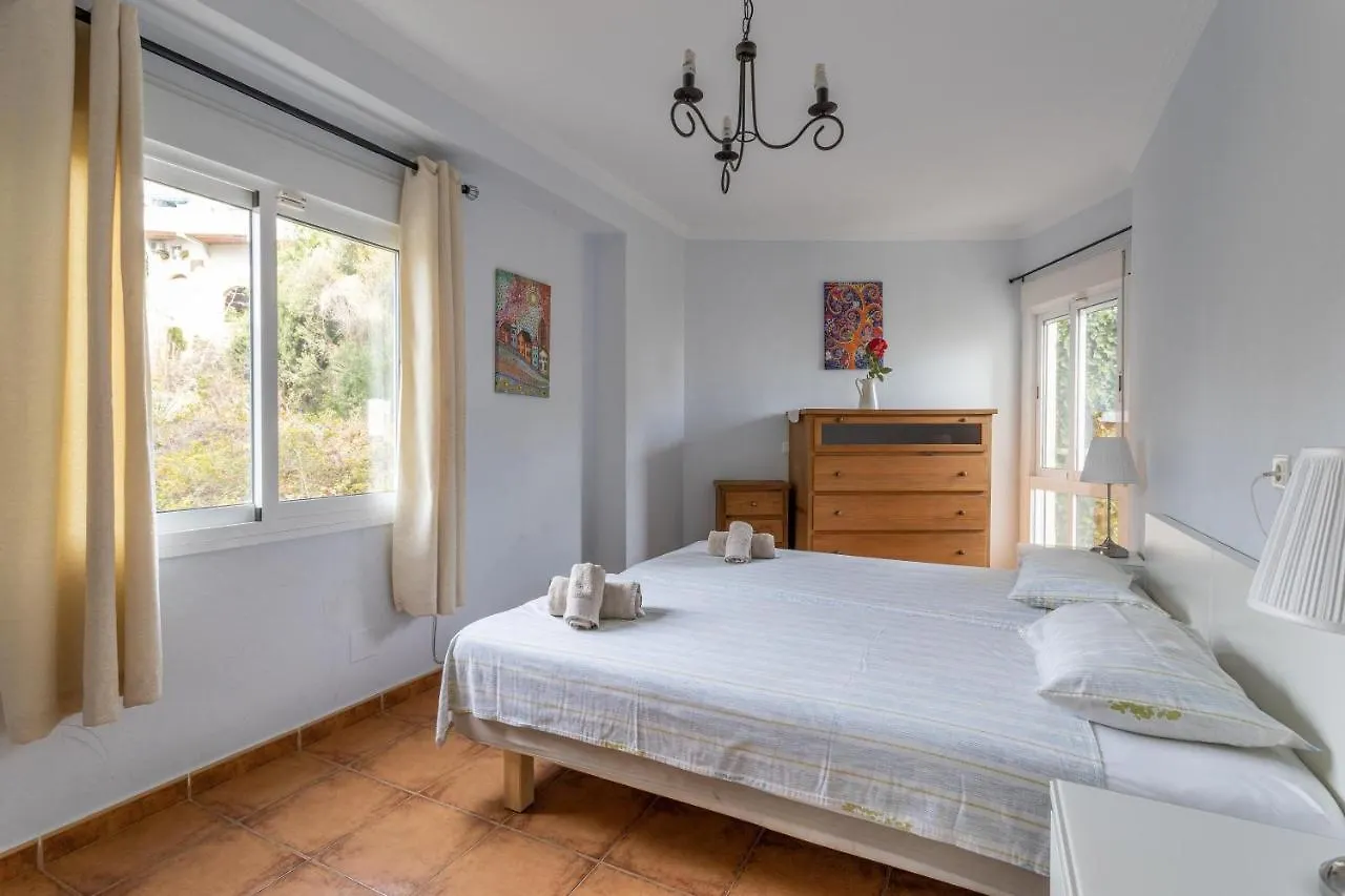 Two Bed Apartment Near Burriana Nerja