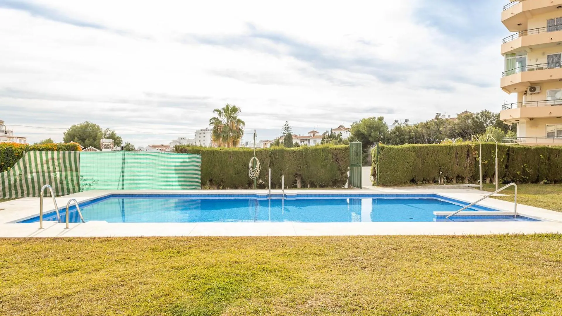 Two Bed Apartment Near Burriana Nerja
