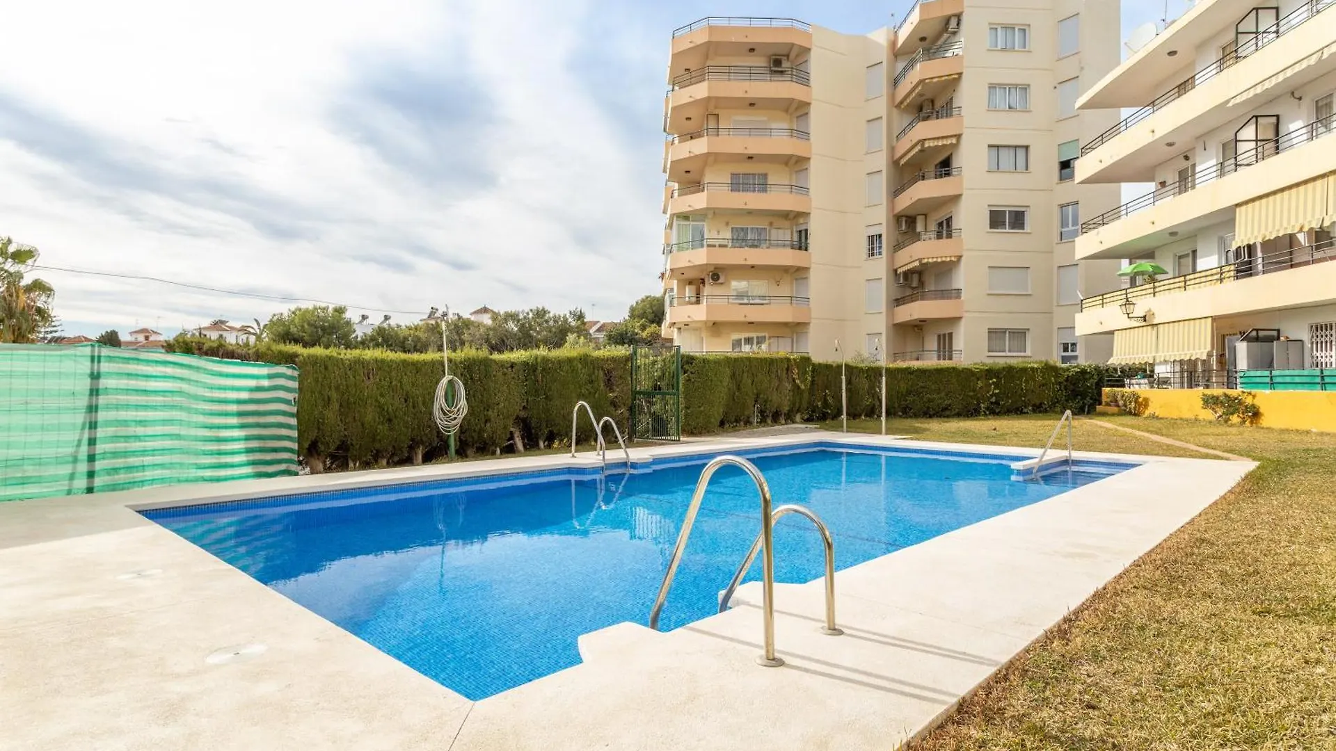 Two Bed Apartment Near Burriana Nerja