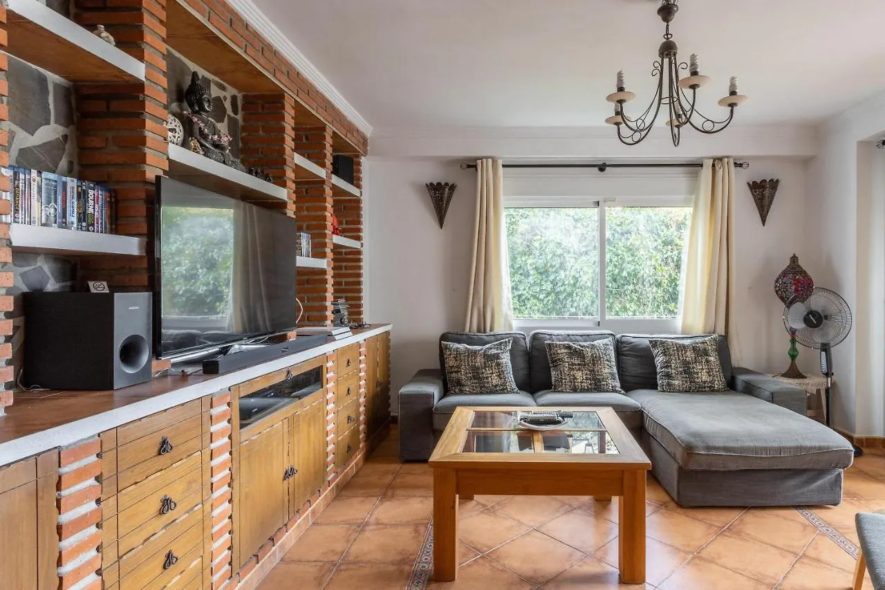 Two Bed Apartment Near Burriana Nerja