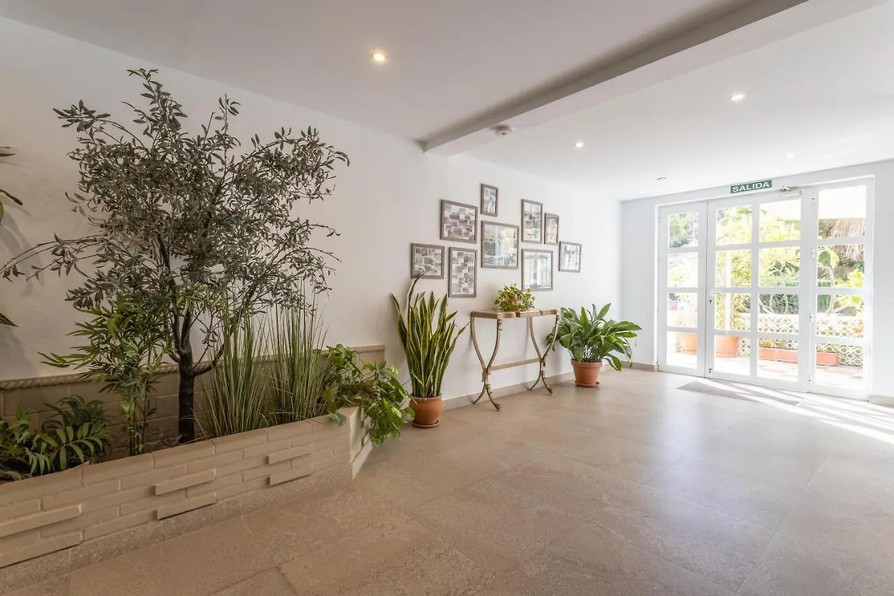 Two Bed Apartment Near Burriana Nerja